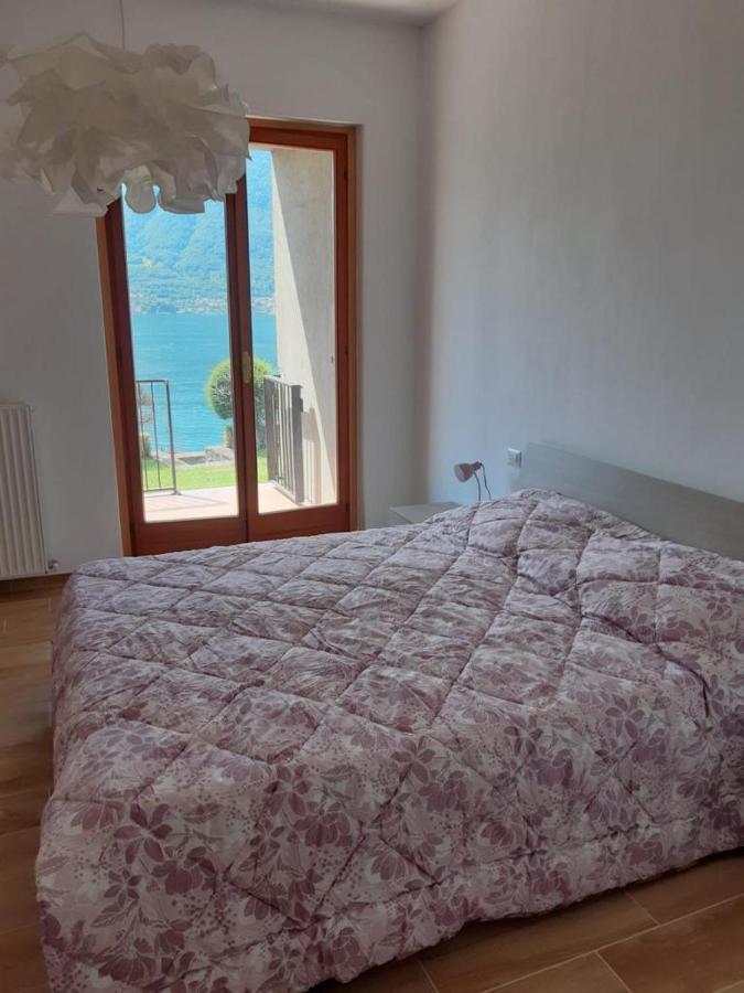 סלה קומצ'ינה Big Apartment With Lake View And Two Bedrooms מראה חיצוני תמונה