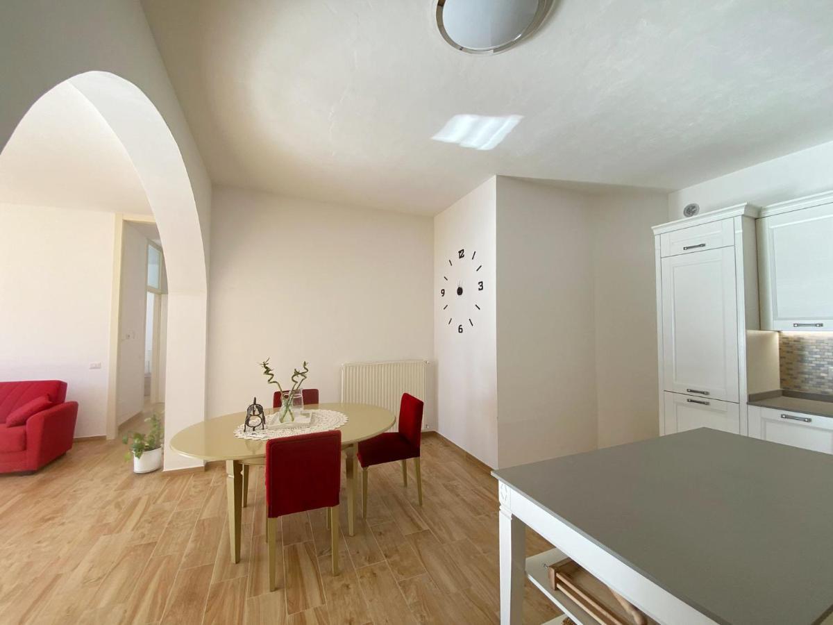 סלה קומצ'ינה Big Apartment With Lake View And Two Bedrooms מראה חיצוני תמונה